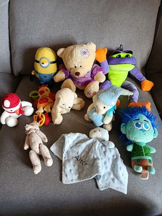 Lote Peluches Bebé: Minion, Oso, Rana, Troll