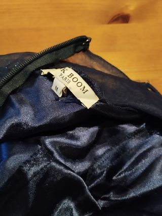 Vestido de fiesta azul marino con brillos