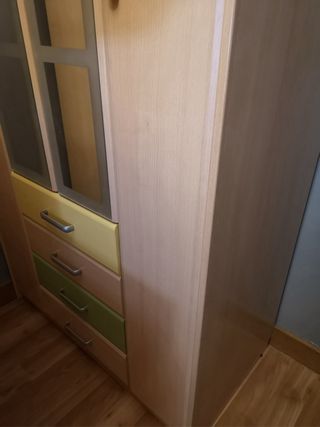Armario juvenil madera y cristal