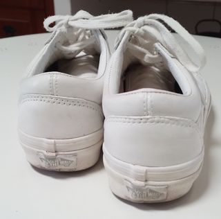 Zapatillas Vans cuero blancas. Talla 37. Unisex. 