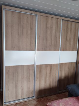 Armario puertas correderas habitación