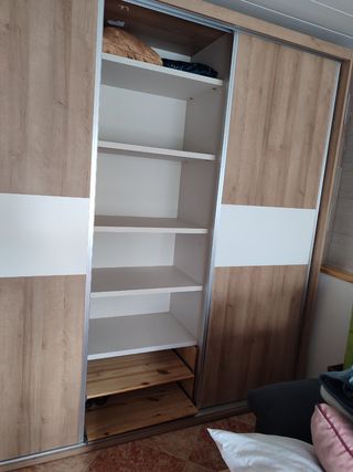 Armario puertas correderas habitación