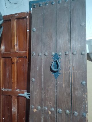 Puerta madera antigua exterior