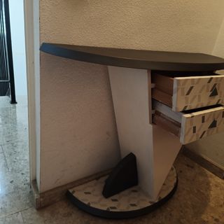 Mueble recibidor pintado a mano
