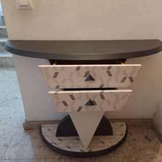Mueble recibidor pintado a mano
