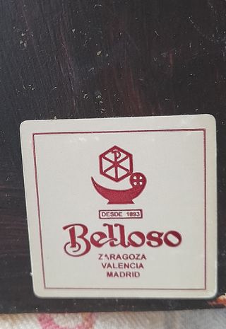 Virgen sobre tabla dorada belloso