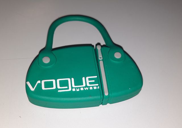 Chiavetta USB 4GB - Vogue Eyewear (Edizione Gadget