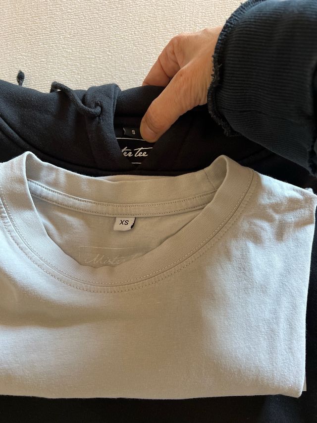 Sudadera negra y camiseta gris “Los Ángeles”