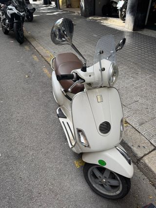 Piaggio Vespa LX 125