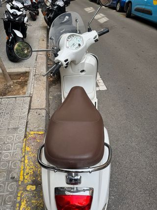 Piaggio Vespa LX 125