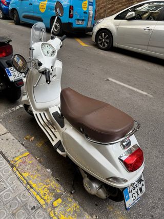 Piaggio Vespa LX 125