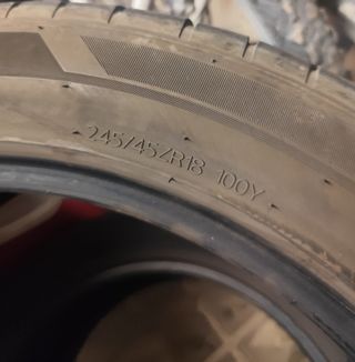 Neumáticos 245/45/18