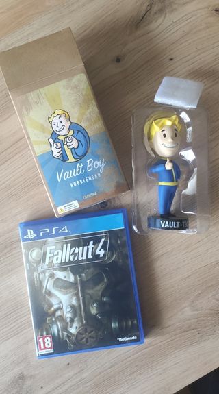 Fallout 4 PS4 + Figura Vault Boy Charisma