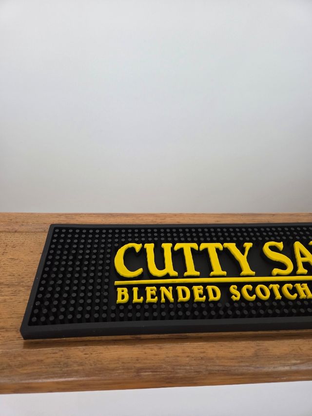 Bar mat cutty sark blended scotch wisky