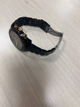 Reloj Festina Negro y Dorado Cronógrafo