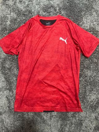 Camiseta deportiva Puma roja