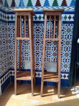 Mesa auxiliar de madera