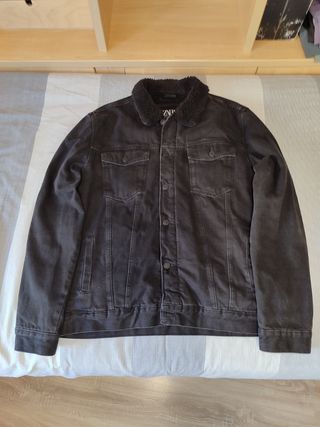 Cazadora vaquera Zara negra