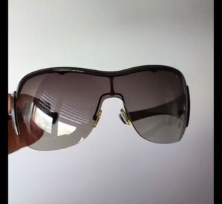 Occhiali da sole donna marroni.