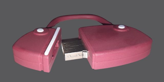 Chiavetta USB Vogue Eyewear 4GB – Nuova Chiavet