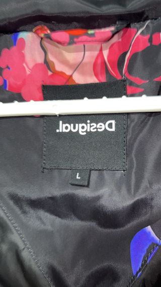 Chaqueta Desigual negra estampada talla L