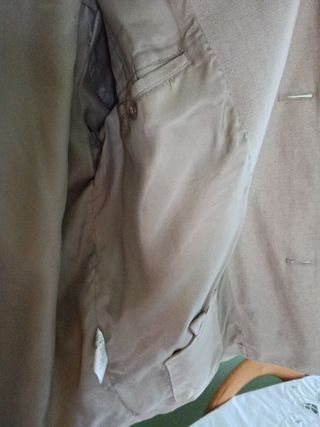 Americana Lino Beige Pierre Cardin con bolsillos