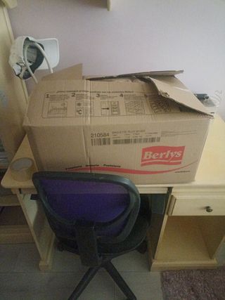 Caja grande Berlys con ropa