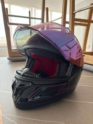 Casco Givi Negro con Visor Morado
