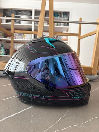 Casco Givi Negro con Visor Morado