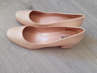 Bailarinas Betties piel tacón 4 cm nude nuevas
