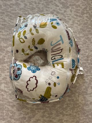 Cojín de lactancia Jungle con la funda