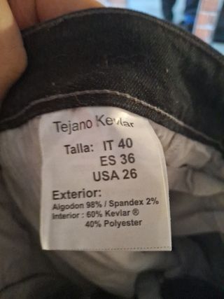 Pantalón vaquero moto con protecciones