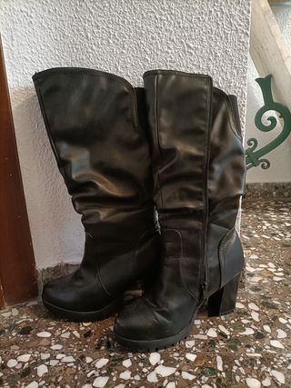 Botas altas negras tacón