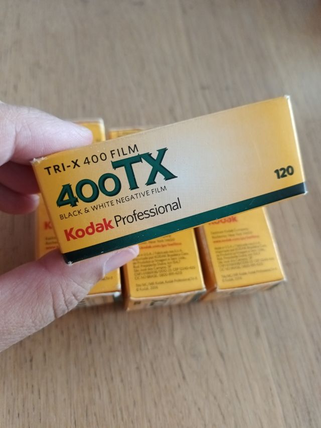Kodak Tri-X 400TX 120 Film (4 rollos)