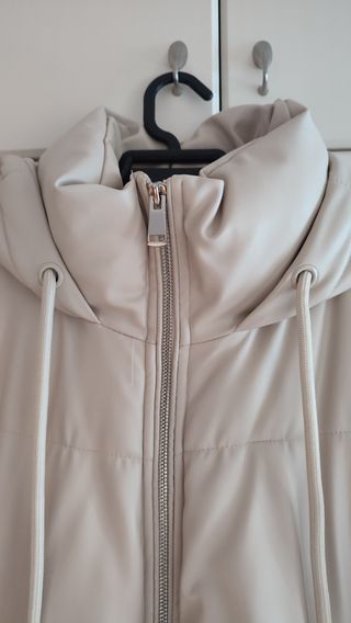 Cazadora polipiel Zara Beige Talla XS