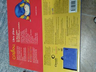 Libro Piano Caillou con 12 melodías