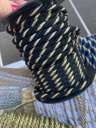Passamaneria Cordoncino con filo dorato