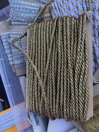 Passamaneria Cordoncino con filo dorato