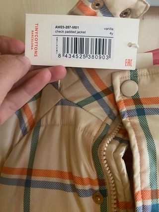 Abrigo Tiny Cottons niños talla 4años