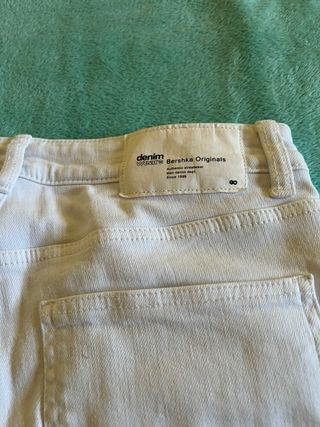 Pantalón vaquero Bershka blanco hombre T.40