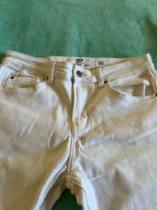 Pantalón vaquero Bershka blanco hombre T.40