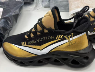 Zapatos Louis Vuitton Dorados y Negros
