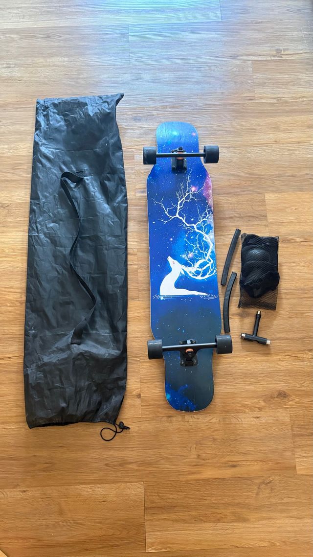 Longboard con accesorios