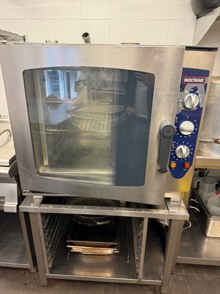 Horno mixto Inoxtrend vapor y convección