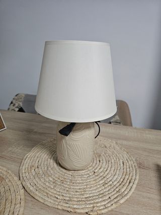 Lámpara de mesa cerámica beige
