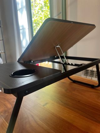 Mesa portátil para portátil y café reclinable