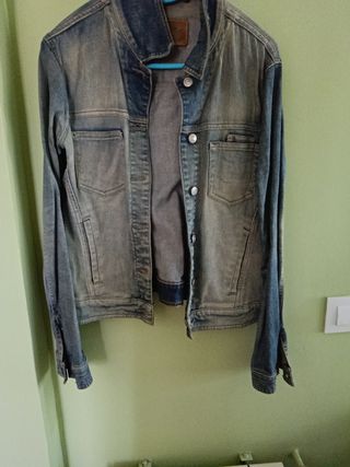 Cazadora vaquera envejecida azul