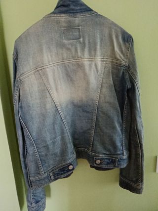Cazadora vaquera envejecida azul