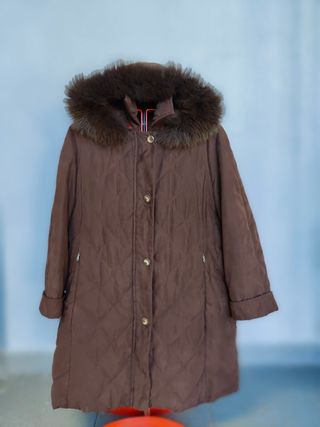 Cappotto trapuntato marrone con cappuccio
