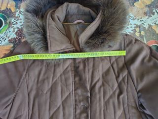 Cappotto trapuntato marrone con cappuccio